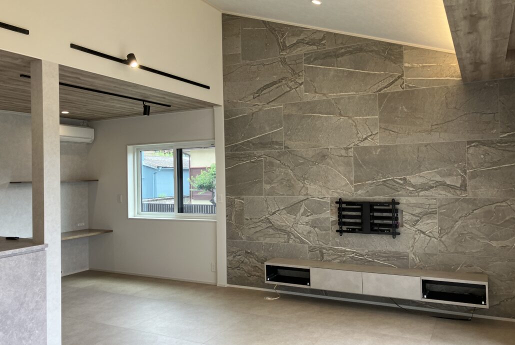 タイルを使ったホテルライクな平家